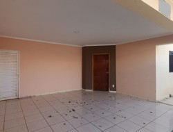 Casa para locação 150m² com 3 quartos em Dracena-SP