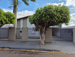 Casa para locação 200m² com 3 quartos em Dracena-SP