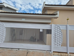 Casa para locação 200m² com 3 quartos em Dracena-SP