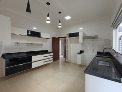 Casa para locação 260m² com 3 quartos em DRACENA-SP