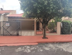 Casa para venda 180m² com 3 quartos em Dracena-SP