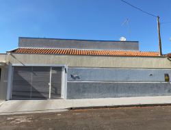 Casa para venda 220m² com 3 quartos em Tupi Paulista-SP