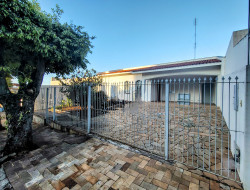 Casa para venda 240m² com 4 quartos em Dracena-SP