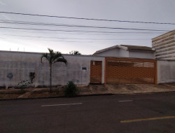 Casa para venda 250m² com 3 quartos em Dracena-SP