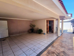 Casa para venda 250m² com 5 quartos em Dracena-SP