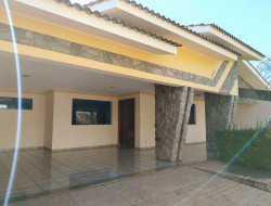 Casa para venda 253m² com 3 quartos em DRACENA-SP