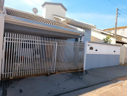 Casa para venda 260m² com 3 quartos em Dracena-SP