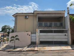 Casa para venda 300m² com 3 quartos em Dracena-SP